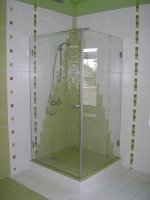 Душевая кабина с прозрачным стеклом
